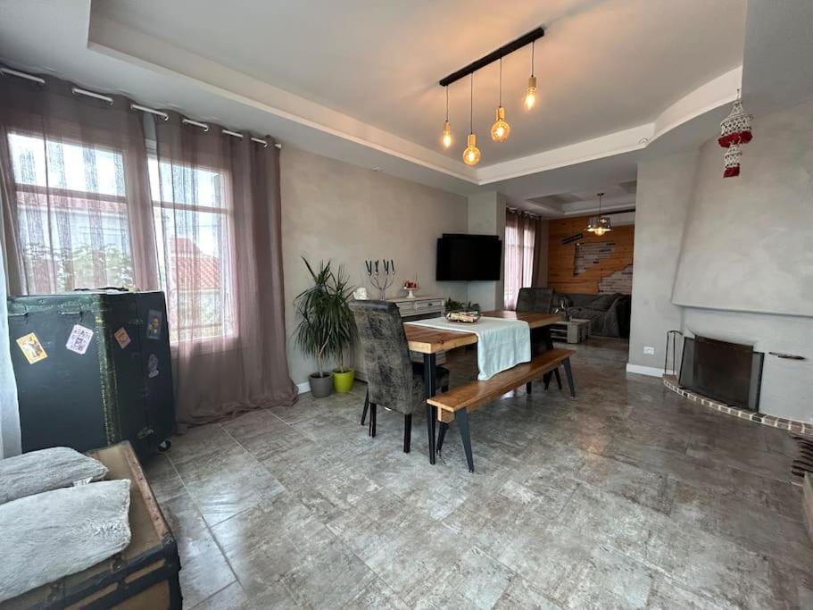 Comme A La Maison Narbonne Exterior foto